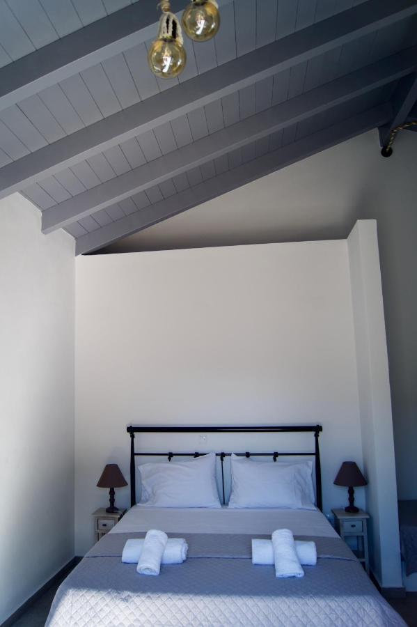 Throisma Studios With Private Pool & Parking Asos Bagian luar foto