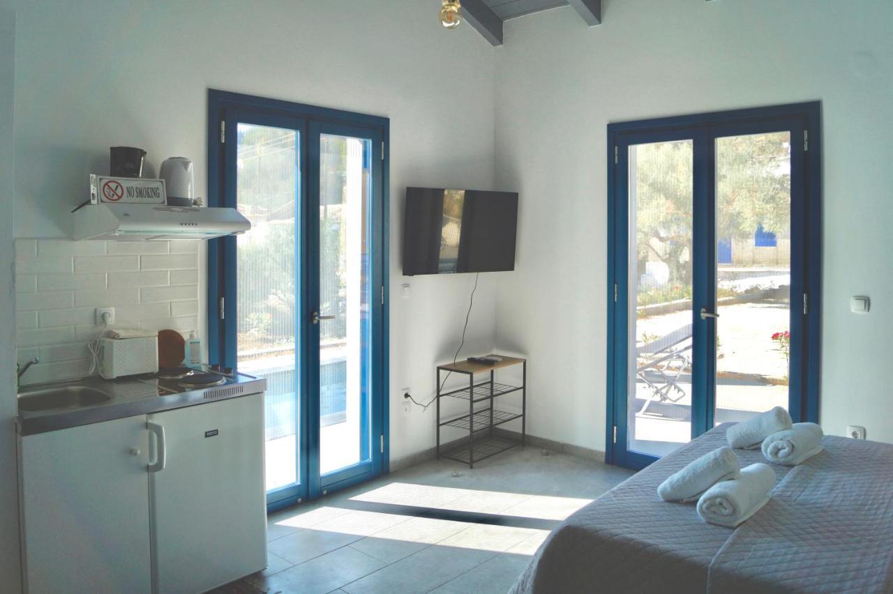 Throisma Studios With Private Pool & Parking Asos Bagian luar foto