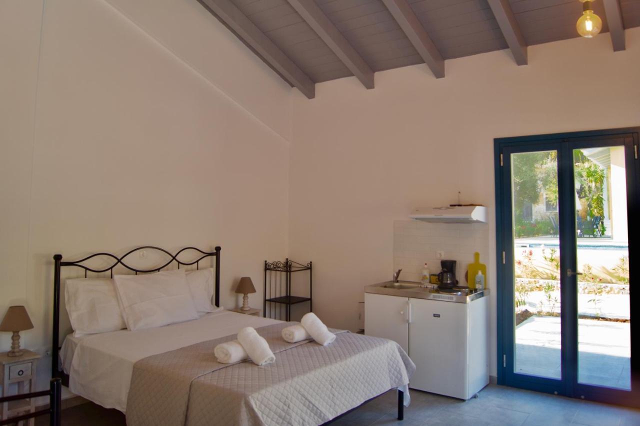 Throisma Studios With Private Pool & Parking Asos Bagian luar foto